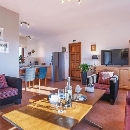 Beautiful Home In Bale With Kitchen Εξωτερικό φωτογραφία