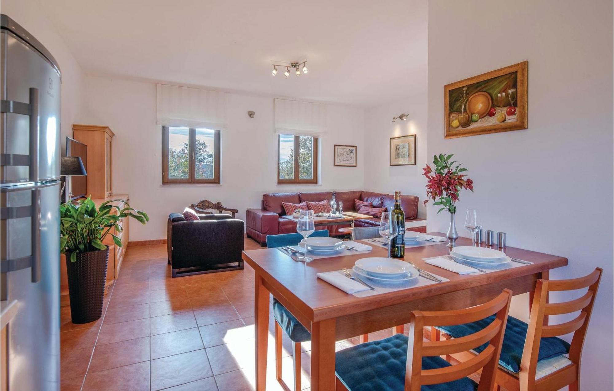 Beautiful Home In Bale With Kitchen Εξωτερικό φωτογραφία