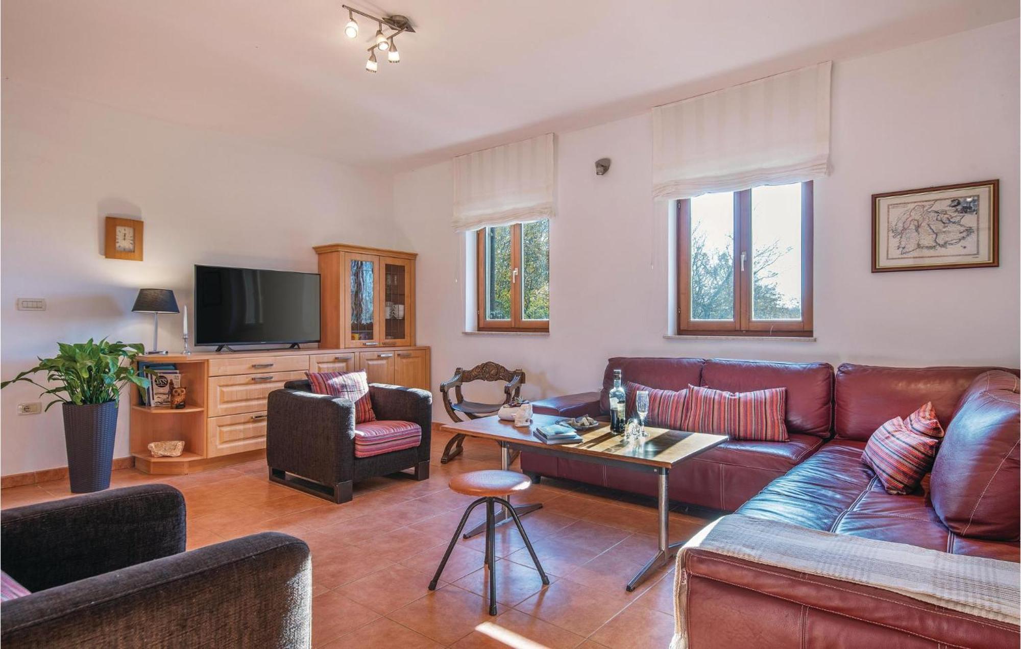 Beautiful Home In Bale With Kitchen Εξωτερικό φωτογραφία