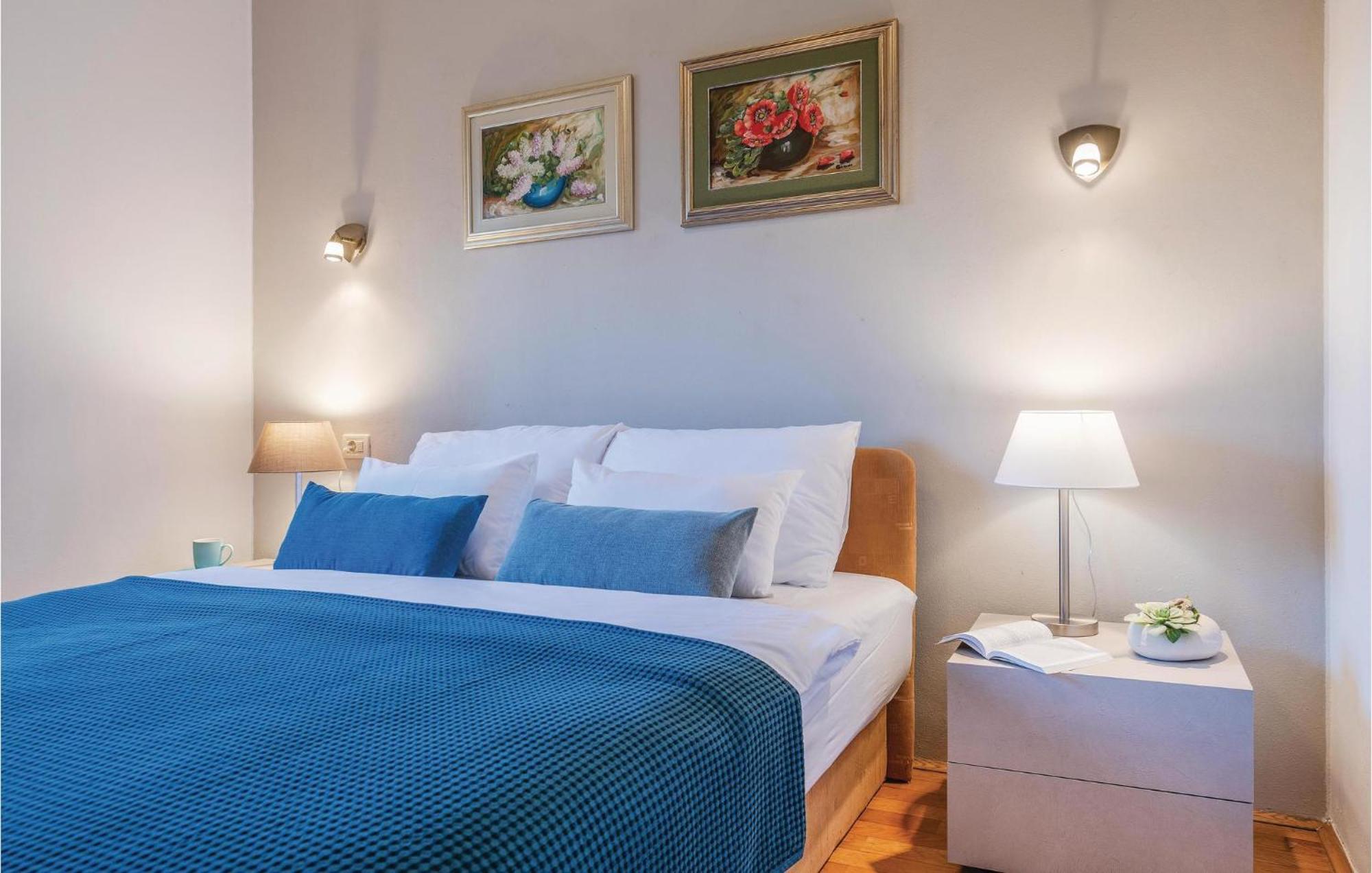 Beautiful Home In Bale With Kitchen Εξωτερικό φωτογραφία