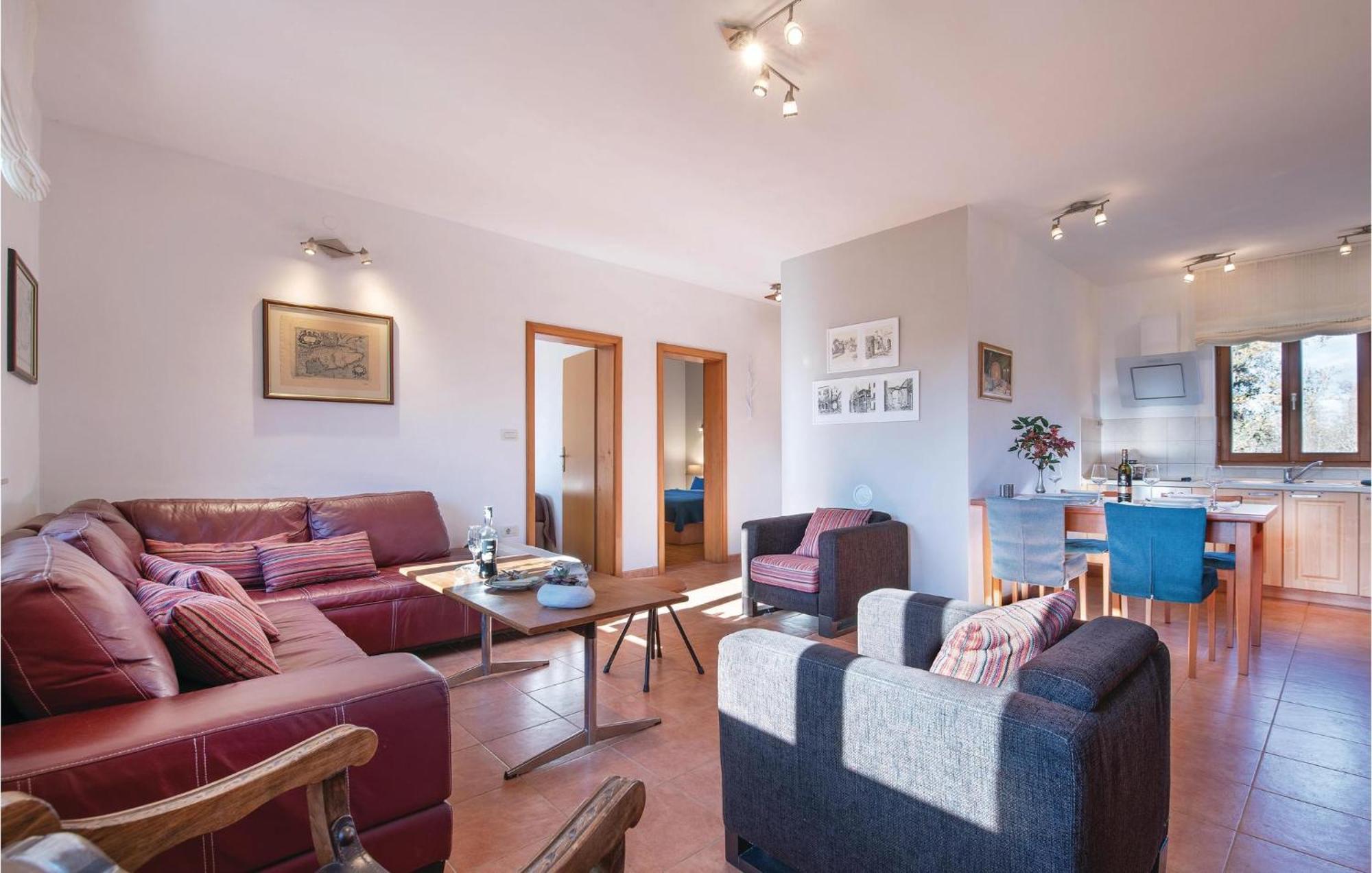 Beautiful Home In Bale With Kitchen Εξωτερικό φωτογραφία
