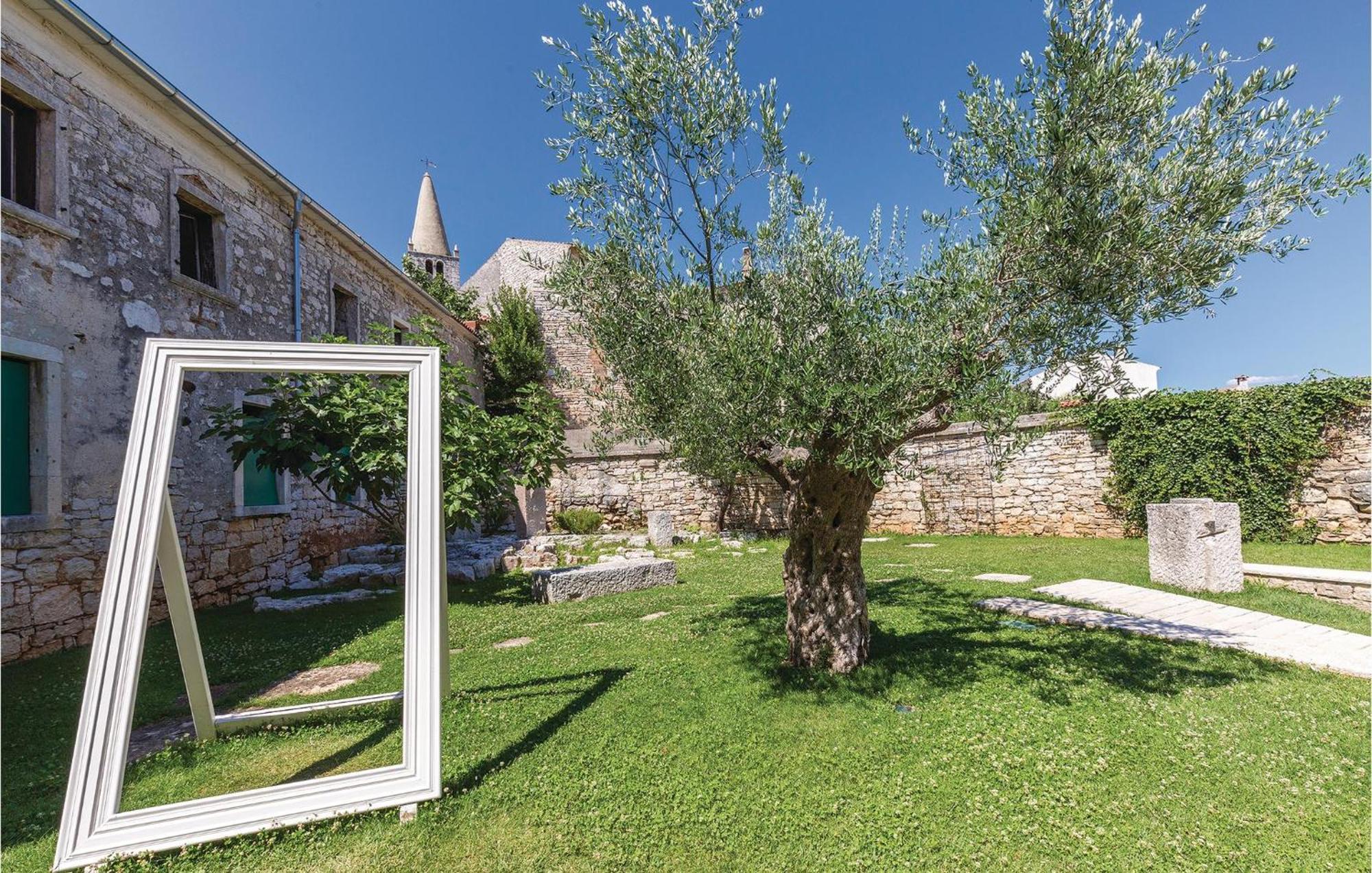 Beautiful Home In Bale With Kitchen Εξωτερικό φωτογραφία
