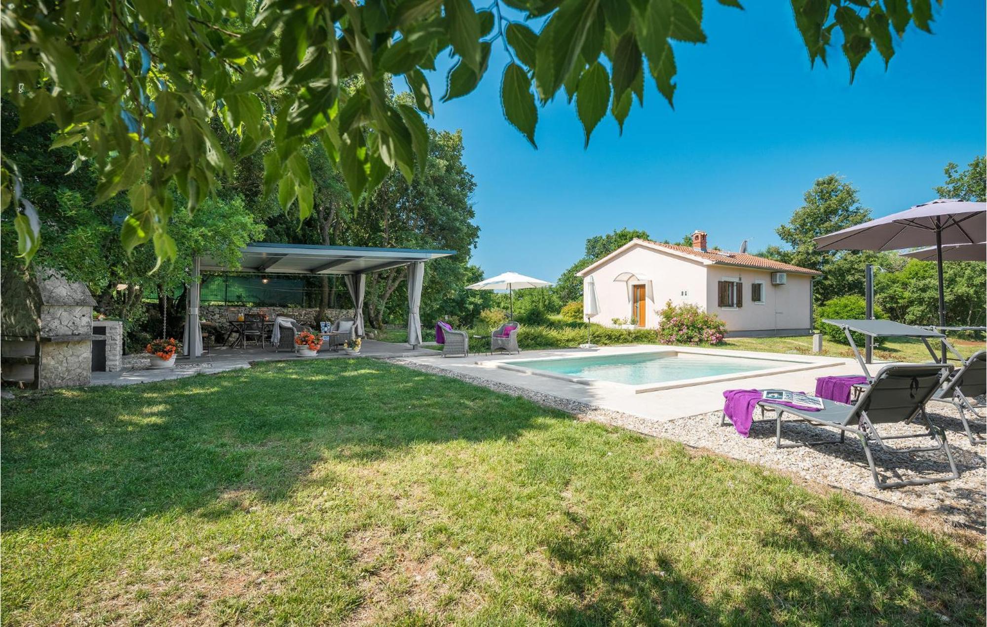 Beautiful Home In Bale With Kitchen Εξωτερικό φωτογραφία